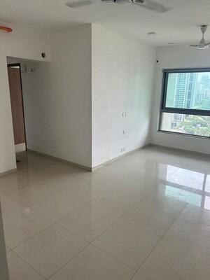 Room in 3 BHK Apartment at Kalpataru Immensa, Kolshet Road – for Rent