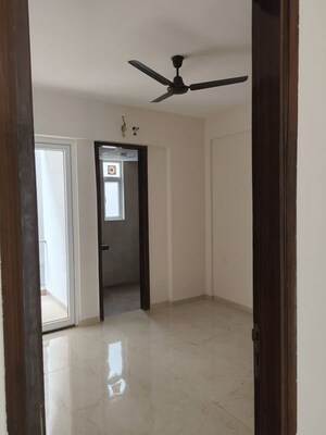 Room in 2 BHK Apartment at Signature Global City, Sector 37d – for Rent