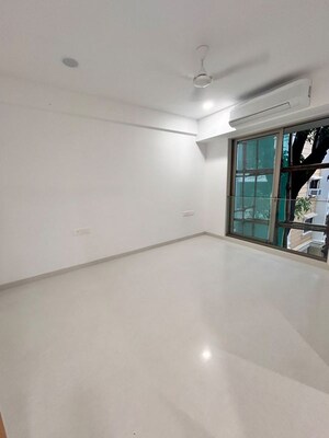 2 BHK Apartment For Rent in Santacruz West