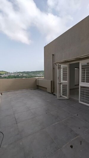 Room in 4 BHK Apartment at Pate Seya, Sinhagad Road – for Sale