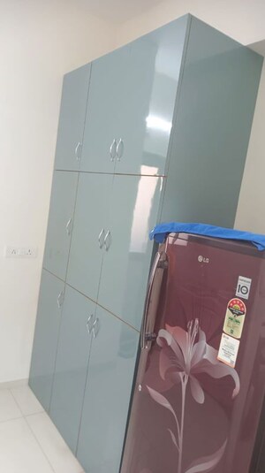 Room in 2 BHK Apartment at Satellite – for Rent