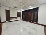 3 BHK +  300 Sq.Mt. Villa in Sector 44