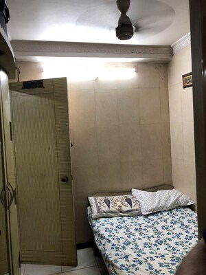 Bedroom in 2 BHK Apartment at Juhu – for Rent