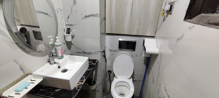 Bathroom, sector 28 dwarka 3 Bedroom 1500 Sq.Ft. Apartment In Sector 28 Dwarka Delhi 10672140