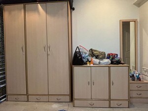 Room in 2 BHK Apartment at Bandra West – for Rent