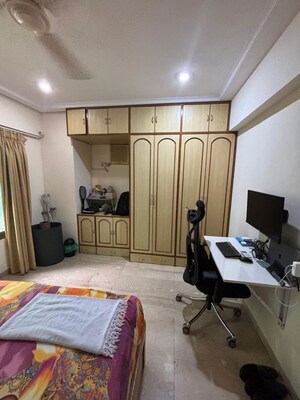 Bedroom in 2 BHK Apartment at Bandra West – for Rent