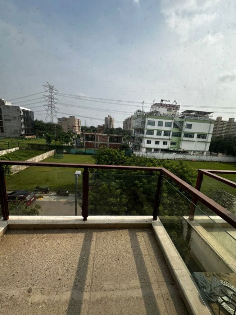Balcony, bptp-floors 3 Bedroom 1700 Sq.Ft. Builder Floor In Sector 70 Gurgaon 10672147