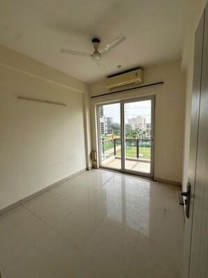 Room in 3 BHK Builder Floor at BPTP Floors, Sector 70 – for Rent