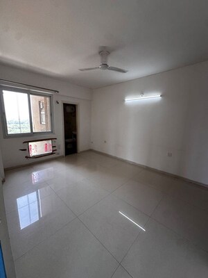 Room in 3 BHK Builder Floor at BPTP Floors, Sector 70 – for Sale