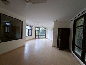 Room in 3 BHK Builder Floor at Kalkaji – for Rent