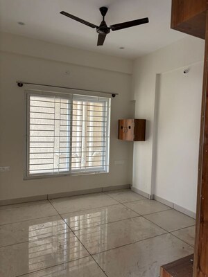 Room in 2 BHK Apartment at Manyata Residency, Nagavara – for Rent