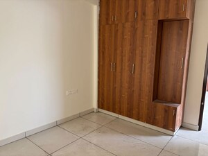 Room in 2 BHK Apartment at Manyata Residency, Nagavara – for Rent