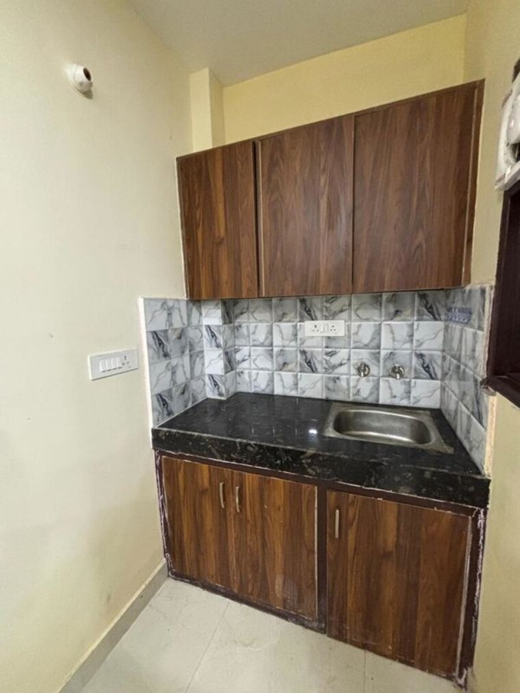 Kitchen, sector 43 1 RK 350 Sq.Ft. Builder Floor In Sector 43 Gurgaon 10672191