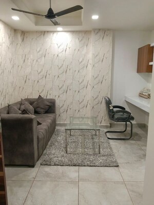 Living Room in 1 BHK Builder Floor at Sector 43 – for Rent