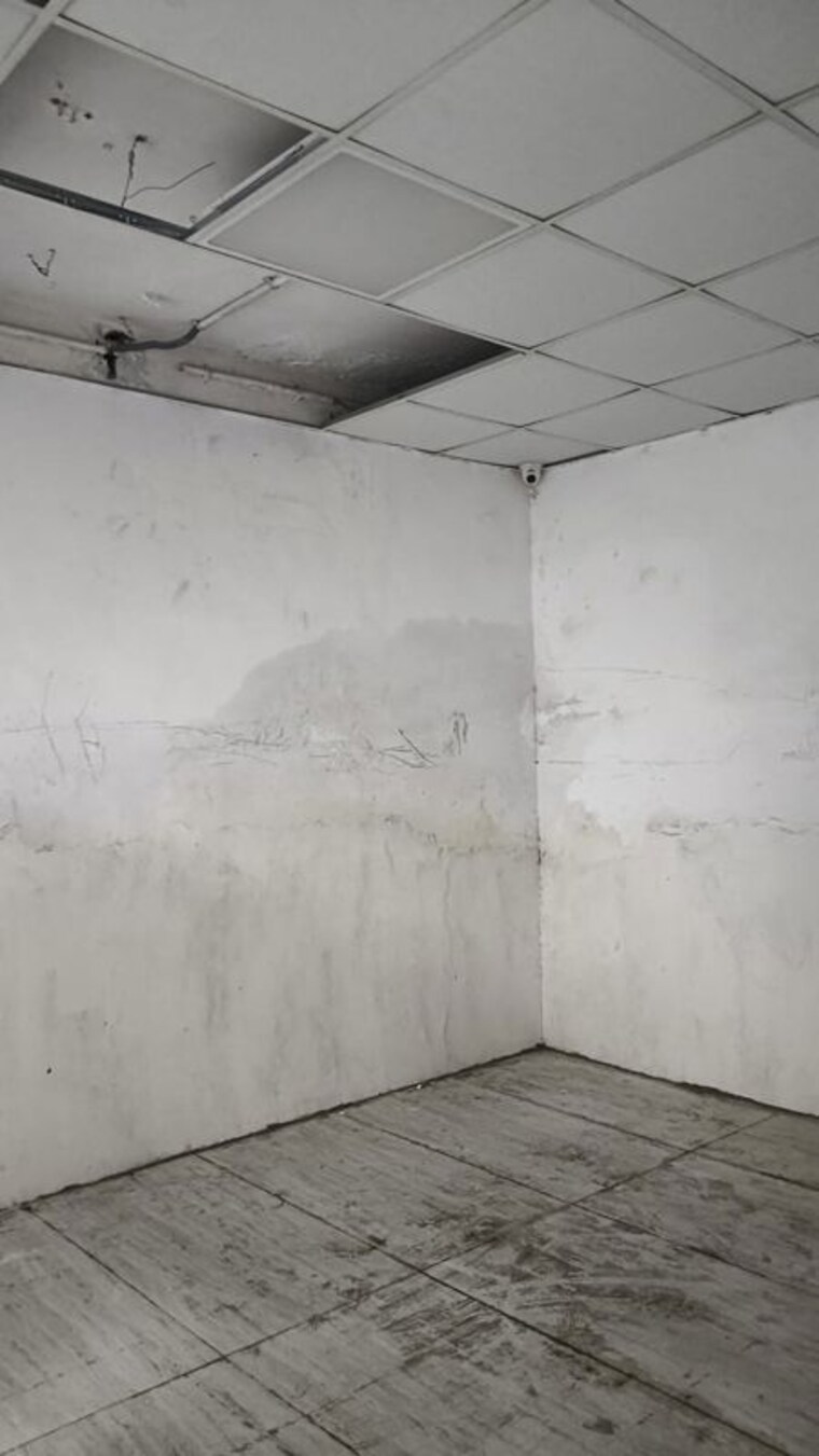 Room, vasant vihar Commercial Office Space 1600 Sq.Ft. In Vasant Vihar Delhi 10672263