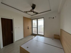 Room in 4 BHK Builder Floor at Green Fields Colony – for Rent