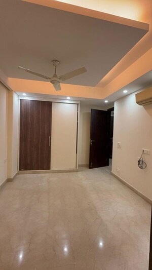Room in 3 BHK Builder Floor at Kalkaji – for Rent