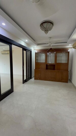 Room in 3 BHK Builder Floor at Kalkaji – for Rent