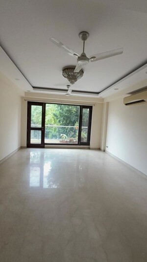 Room in 3 BHK Builder Floor at Kalkaji – for Rent