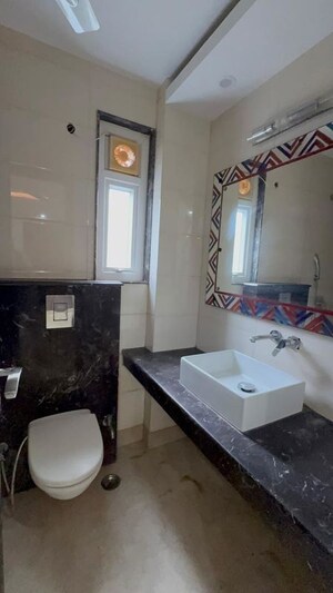 Team Area in 3 BHK Builder Floor at Kalkaji – for Rent