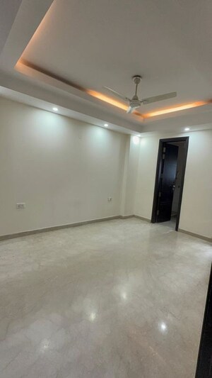 Room in 3 BHK Builder Floor at Kalkaji – for Rent