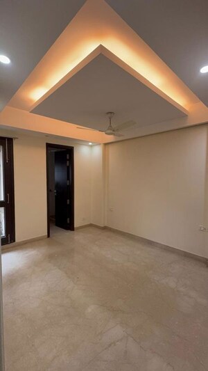 Room in 3 BHK Builder Floor at Kalkaji – for Rent