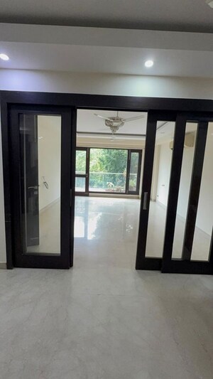 Room in 3 BHK Builder Floor at Kalkaji – for Rent
