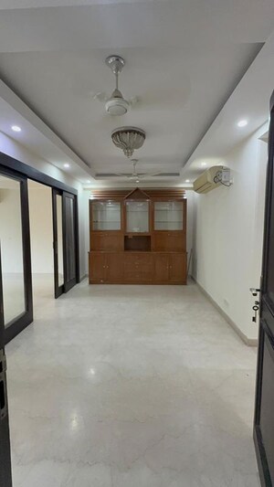 Room in 3 BHK Builder Floor at Kalkaji – for Rent