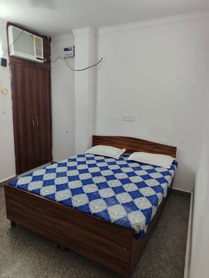 Bedroom in 1 RK Independent House at SS 100, Sector 49 – for Rent