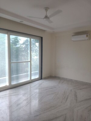 Room in 3.5 BHK Independent House at Vasant Kunj Enclave – for Rent