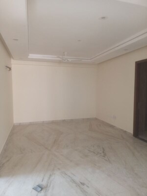 Room in 3.5 BHK Independent House at Vasant Kunj Enclave – for Rent