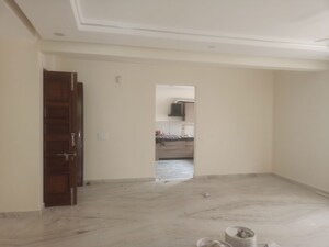 Room in 3.5 BHK Independent House at Vasant Kunj Enclave – for Rent