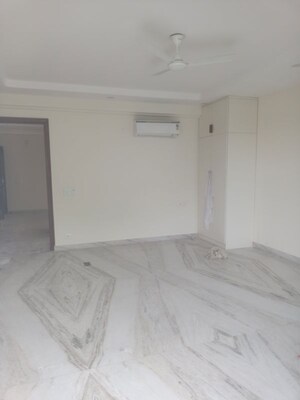 Room in 3.5 BHK Independent House at Vasant Kunj Enclave – for Rent