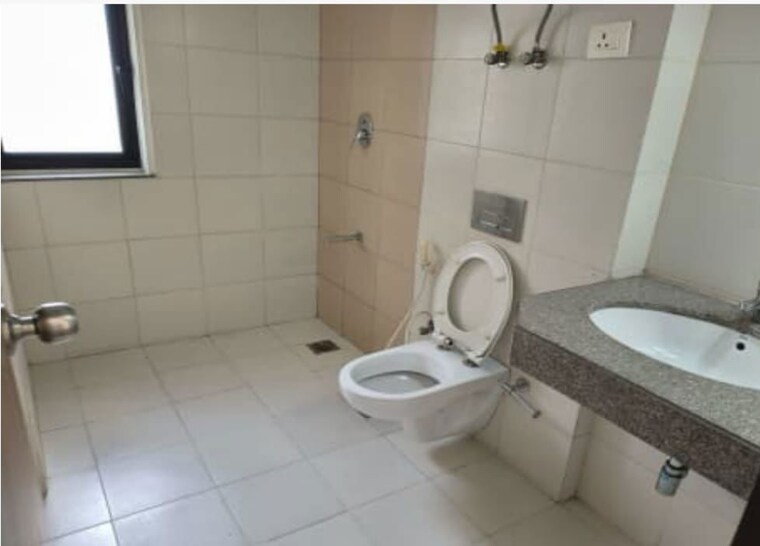 Bathroom, signature-global-orchard-avenue 2 Bedroom 620 Sq.Ft. Apartment In Sector 93 Gurgaon 10672365