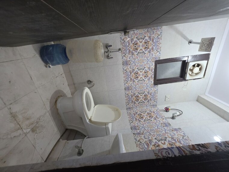 Bathroom, chattarpur 2 Bedroom 750 Sq.Ft. Builder Floor In Chattarpur Delhi 10672367