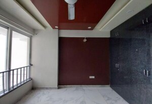 Room in 3 BHK Apartment at DLF Regal Gardens, Sector 90 – for Rent