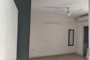 Room in 3 BHK Apartment at DLF Regal Gardens, Sector 90 – for Rent