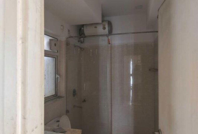 Bathroom, dlf-regal-gardens 3 Bedroom 1818 Sq.Ft. Apartment In Sector 90 Gurgaon 10672423
