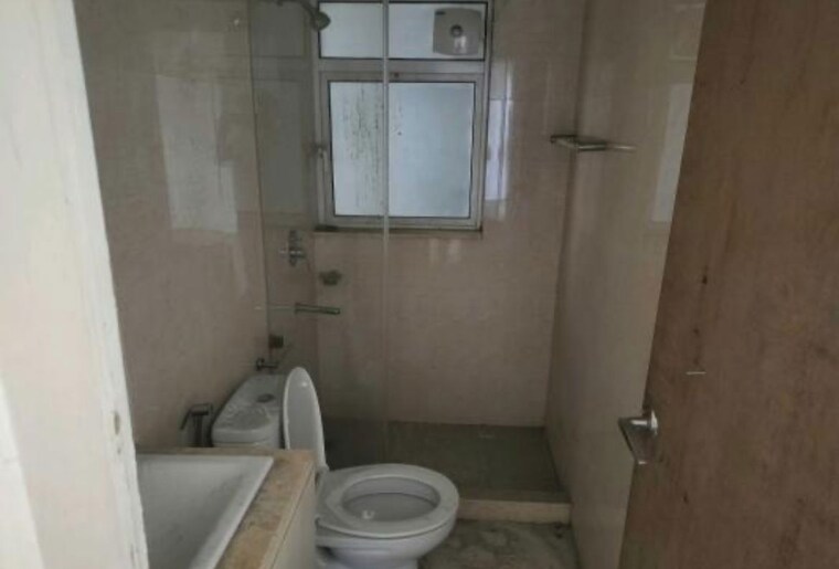 Bathroom, dlf-regal-gardens 3 Bedroom 1818 Sq.Ft. Apartment In Sector 90 Gurgaon 10672423