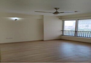 Room in 4 BHK Apartment at DLF Regal Gardens, Sector 90 – for Rent