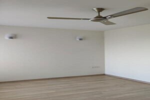 Room in 4 BHK Apartment at DLF Regal Gardens, Sector 90 – for Rent