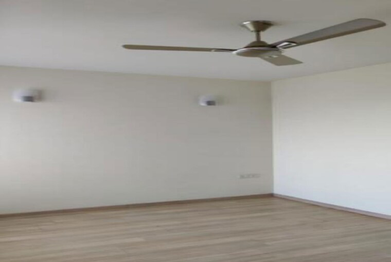 Room, dlf-regal-gardens 4 Bedroom 2215 Sq.Ft. Apartment In Sector 90 Gurgaon 10672429