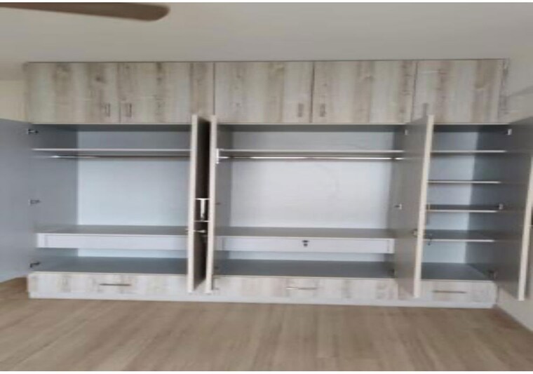 Room, dlf-regal-gardens 4 Bedroom 2215 Sq.Ft. Apartment In Sector 90 Gurgaon 10672446