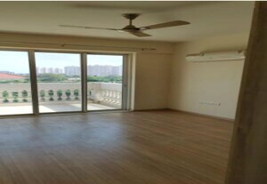 Room in 4 BHK Apartment at DLF Regal Gardens, Sector 90 – for Rent
