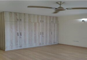 Room in 4 BHK Apartment at DLF Regal Gardens, Sector 90 – for Rent