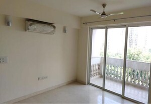 Room in 4 BHK Apartment at DLF Regal Gardens, Sector 90 – for Rent