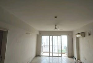Room in 3 BHK Apartment at DLF Regal Gardens, Sector 90 – for Rent
