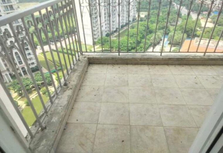 Balcony, dlf-regal-gardens 3 Bedroom 1818 Sq.Ft. Apartment In Sector 90 Gurgaon 10672468