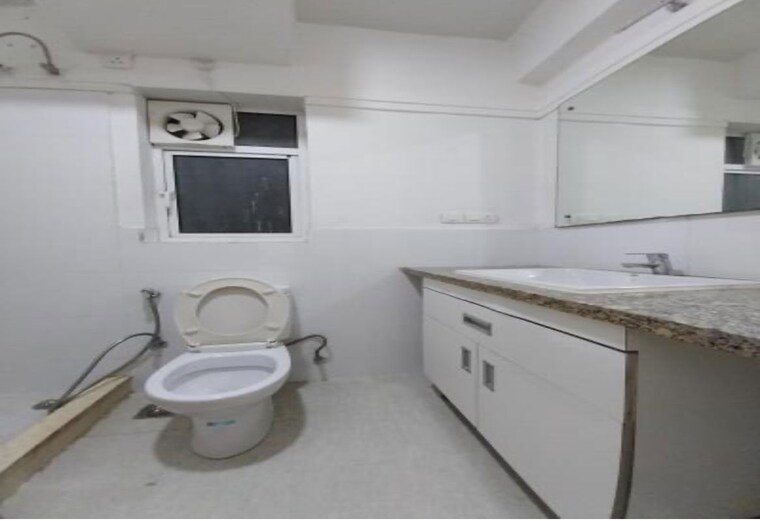 Bathroom, dlf-new-town-heights-iii 4 Bedroom 2530 Sq.Ft. Apartment In Sector 91 Gurgaon 10672516