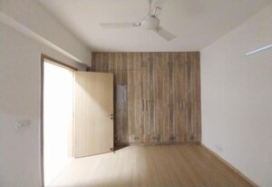 Room in 4 BHK Apartment at DLF New Town Heights III, Sector 91 – for Rent